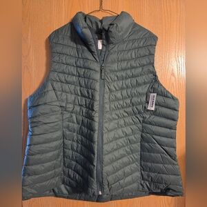 Old Navy Quilted Vest in Sage Green